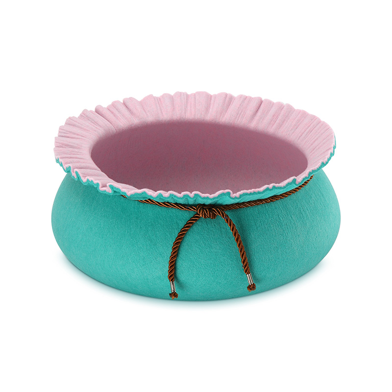 Two-Color Lotus Round Felt Nest